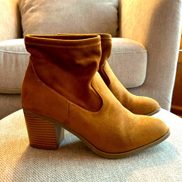 A.N.A booties nutmeg/cognac color size 6.5 women’s approx 2-1/2” chunky heels - Picture 1 of 8